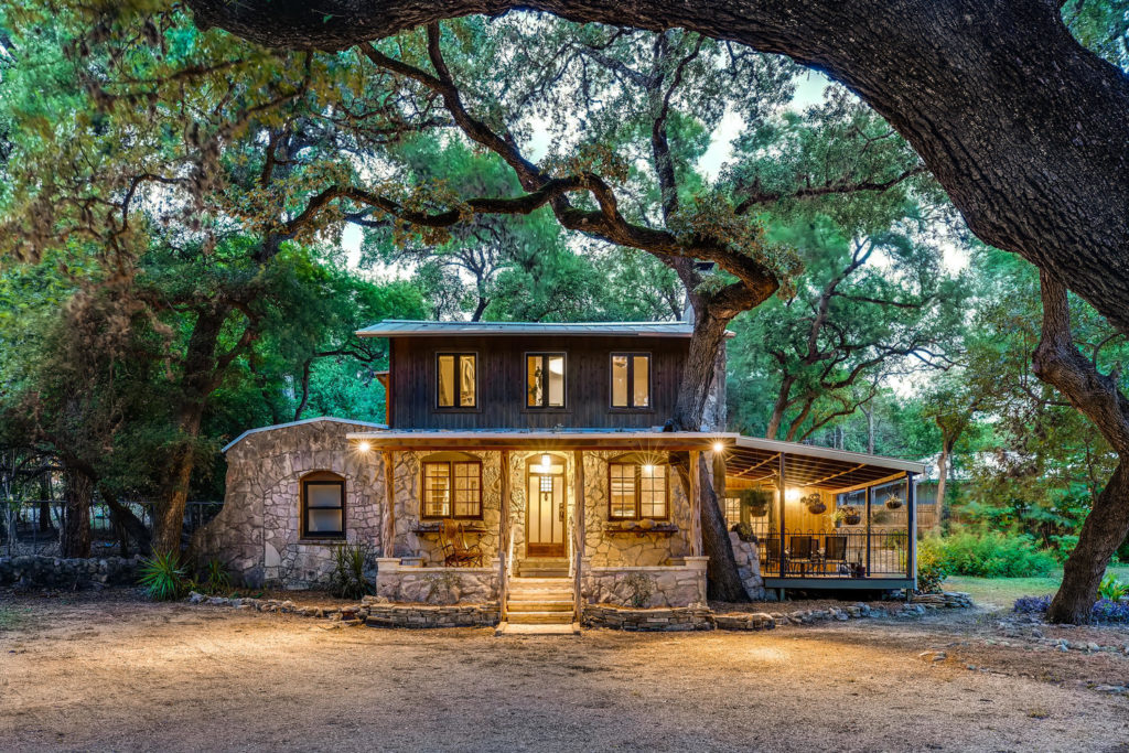 real_estate_enchanted_cabin_virtuance_1