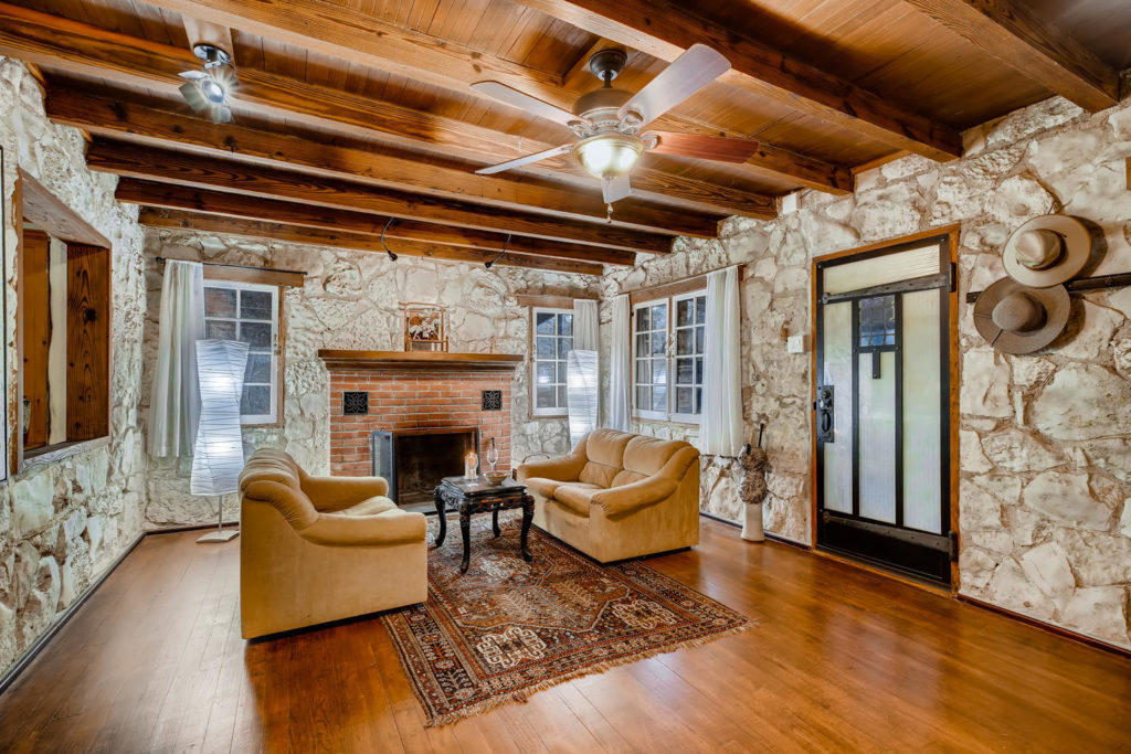 real_estate_enchanted_cabin_virtuance_1