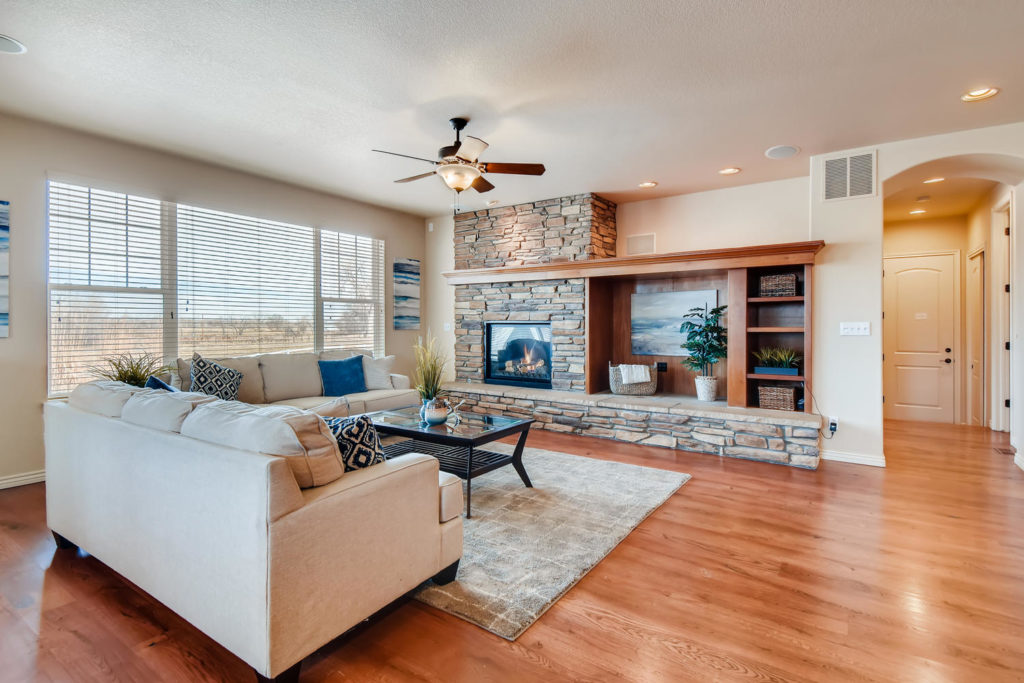 real estate image of a living room
