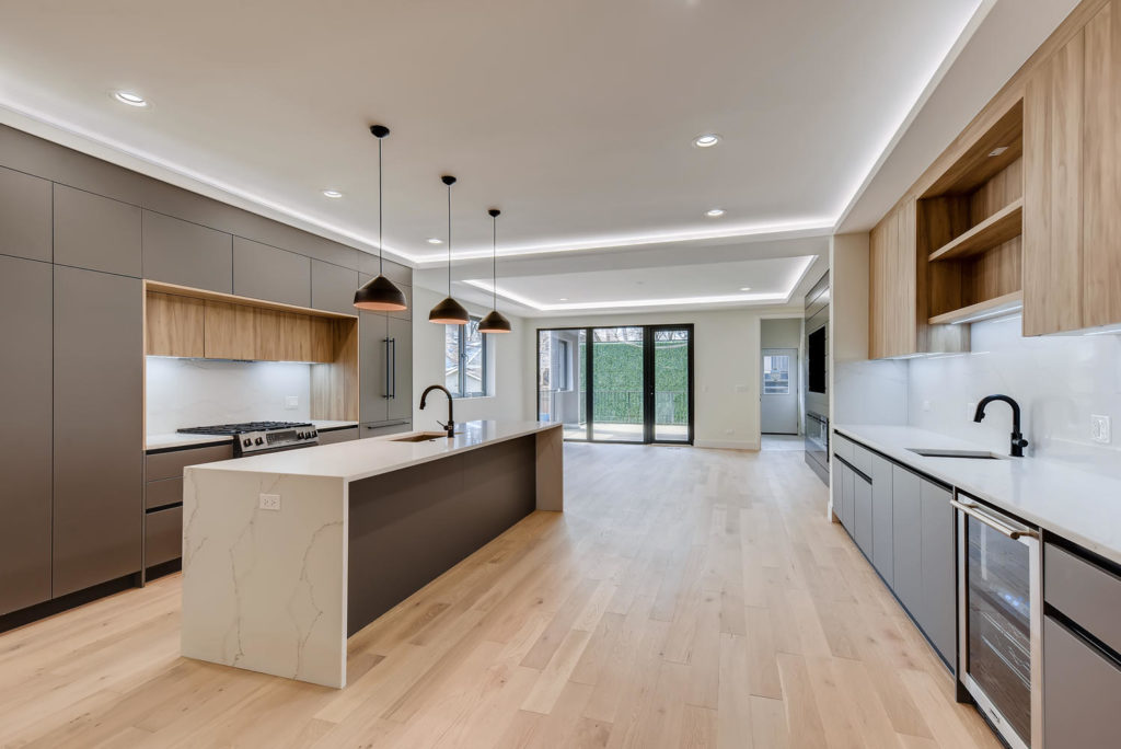 large kitchen with handleless cabinets