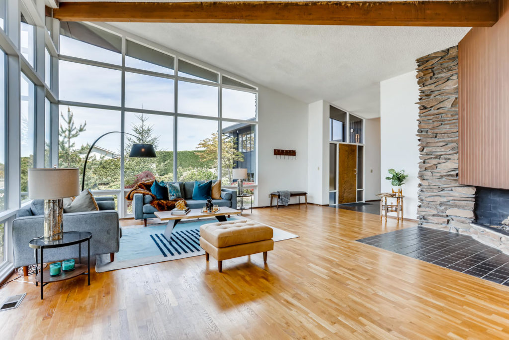 Mid-century modern living room in Seattle