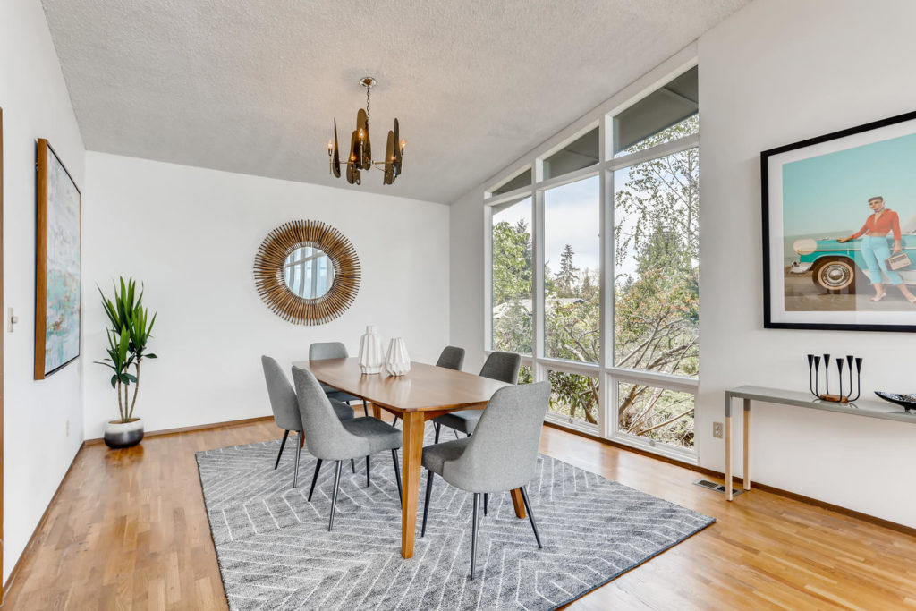 Dining room mid-century modern