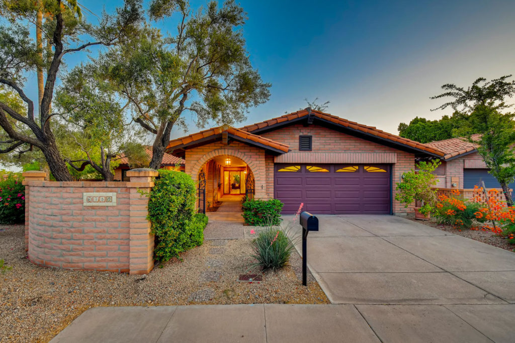 Phoenix style home with landscaping