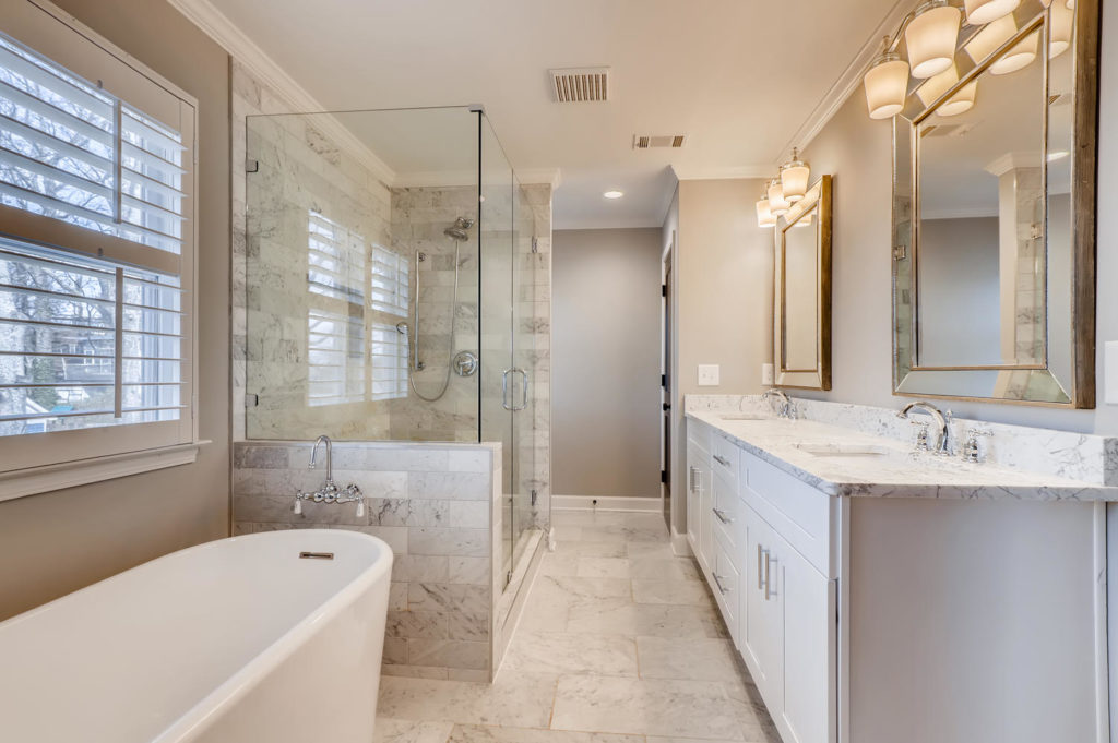 Large bathroom in Atlanta home