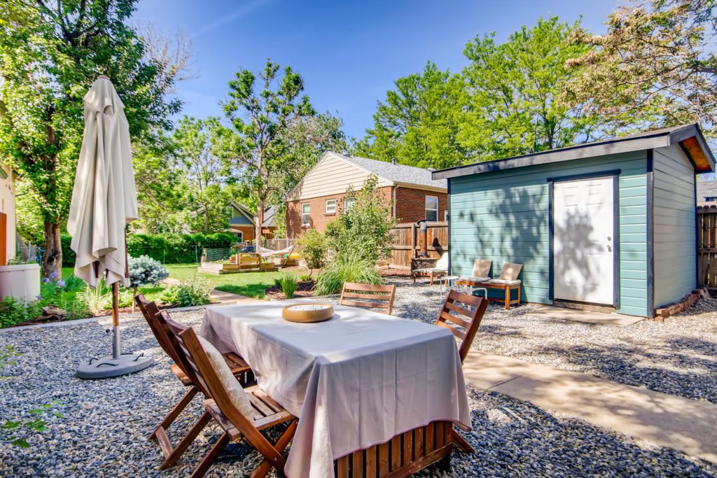 Outdoor dining area in side yard