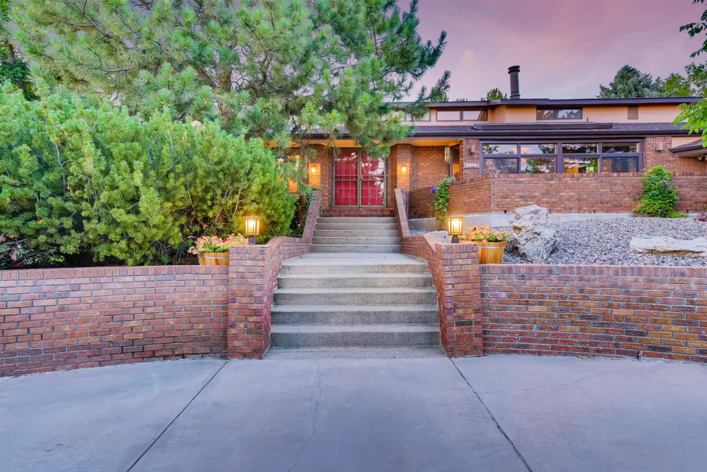 real estate image exterior of home