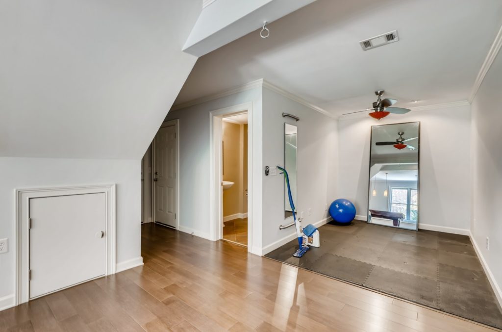 fitness room real estate image Decatur ga