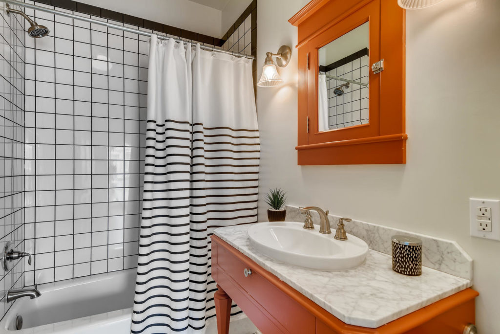 vintage bathroom - real estate image