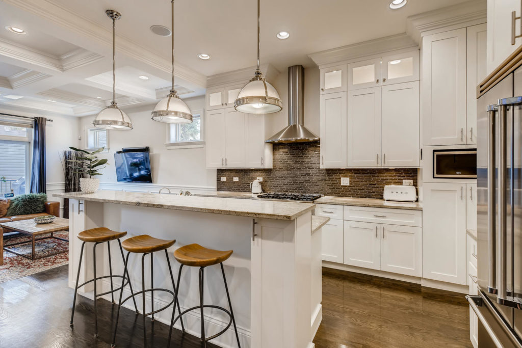 modern kitchen in Chicago - real estate image