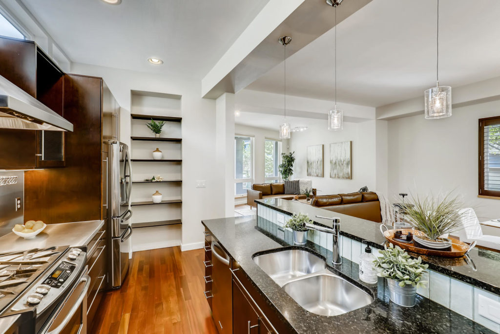 Real estate photography - kitchen open shelving