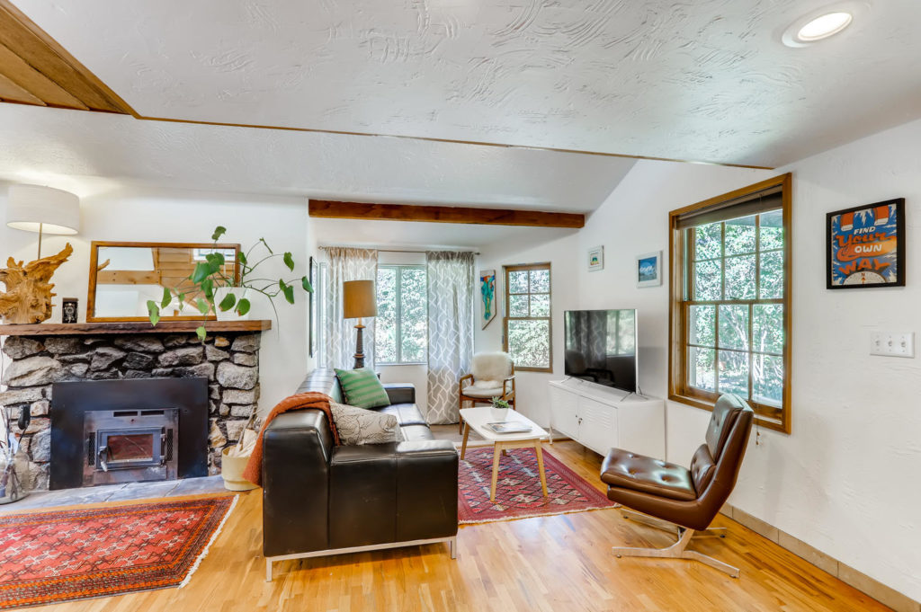 real estate photography - living room with fireplace