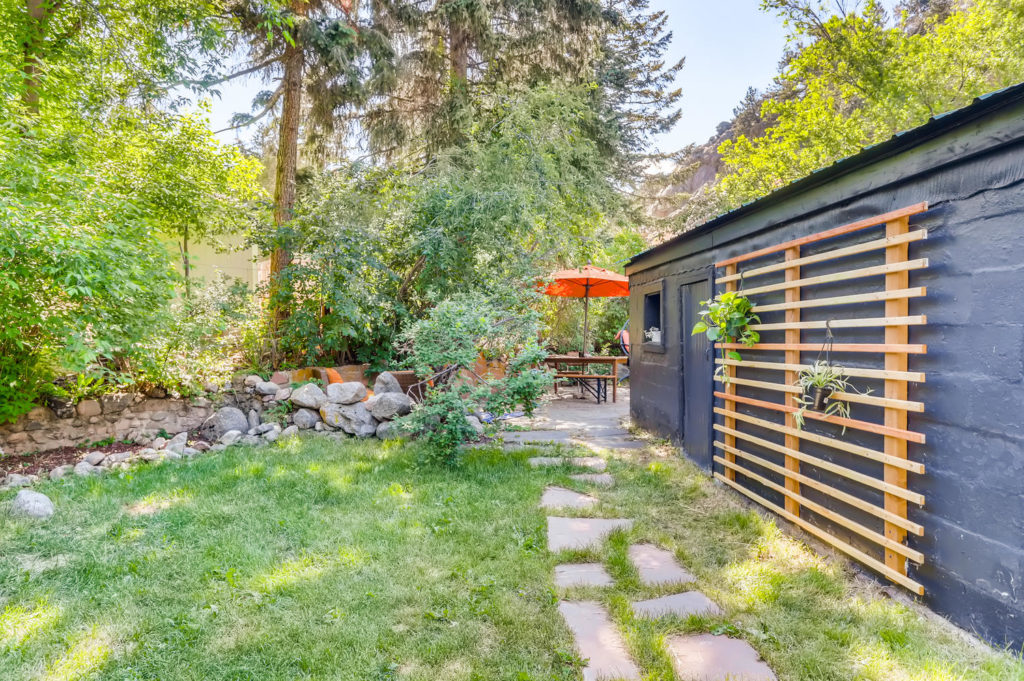 real estate photography - backyard