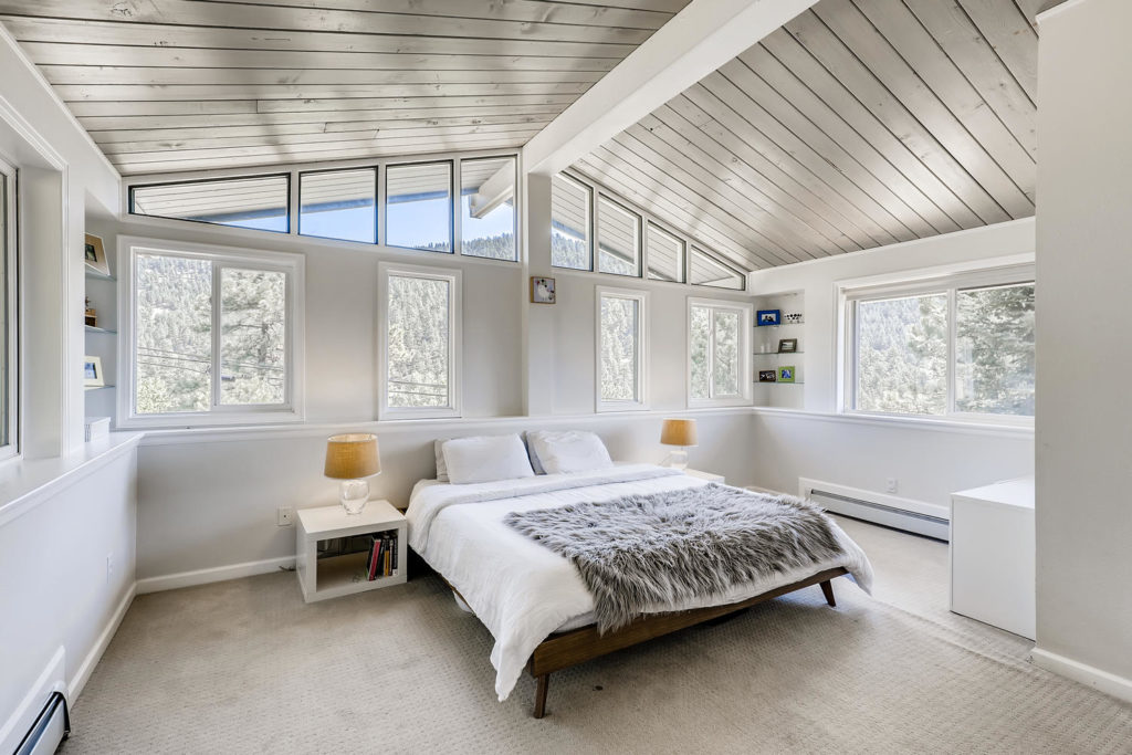 real estate photography - bedroom mid century modern