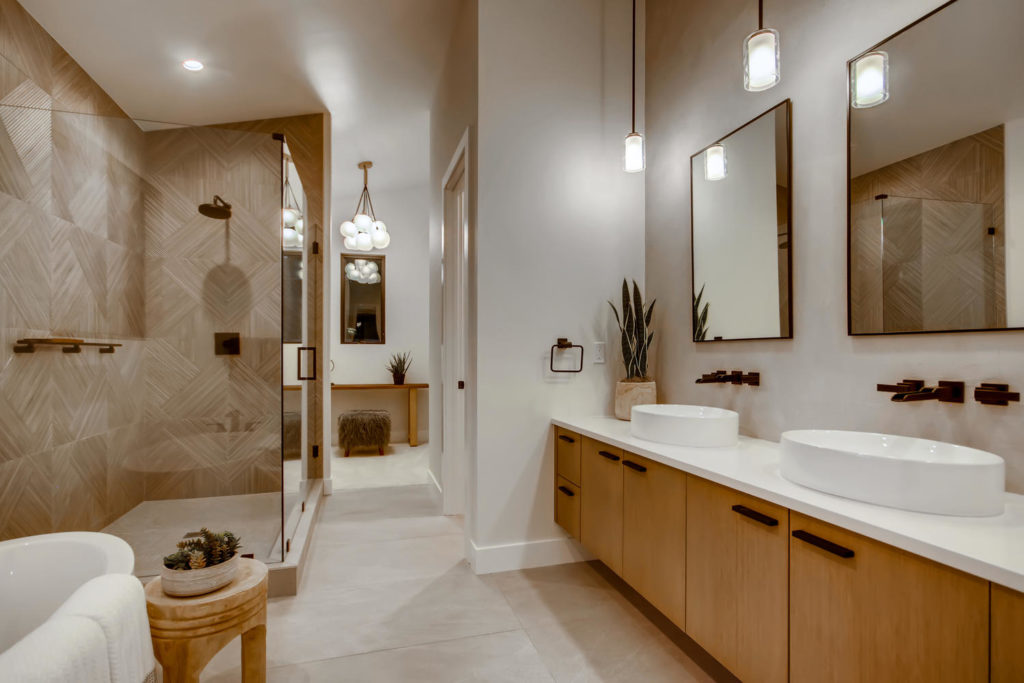 real estate photography - bathroom,