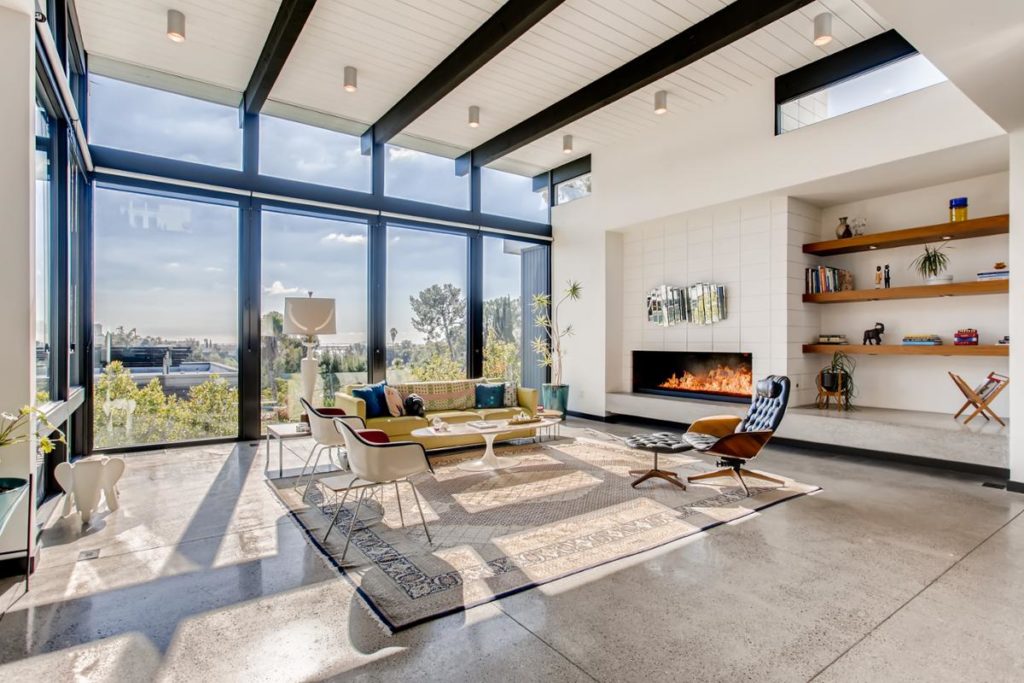 Living room with windows - virtuance