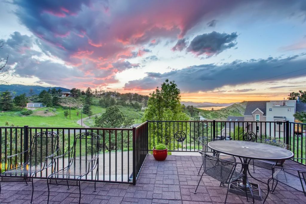 Sunset on balcony - virtuance